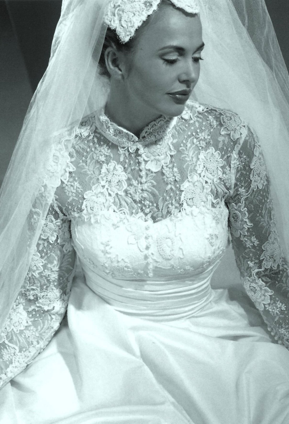 grace kelly wedding dress