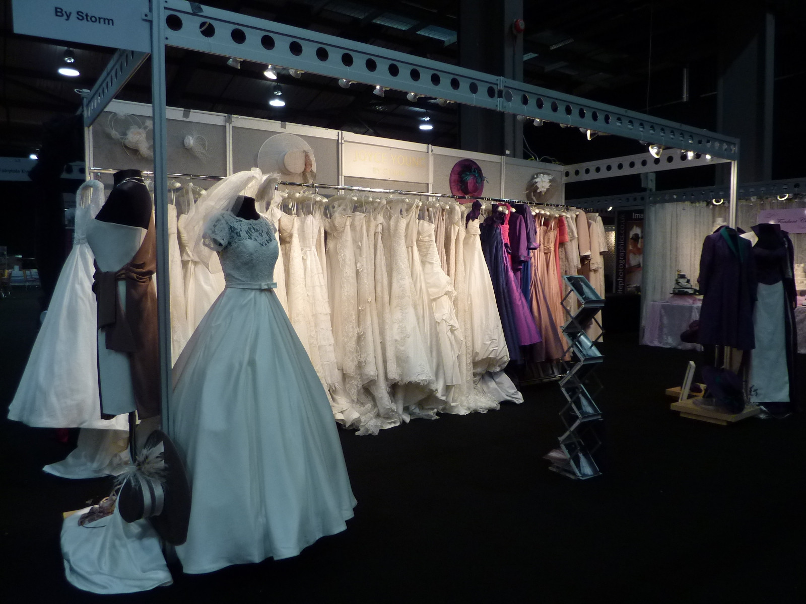 Joyce Young By Storm Stand L4 YWE