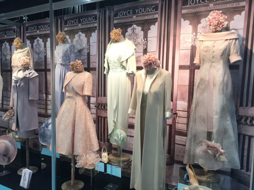 Best Trendy outfits for mother of the bride