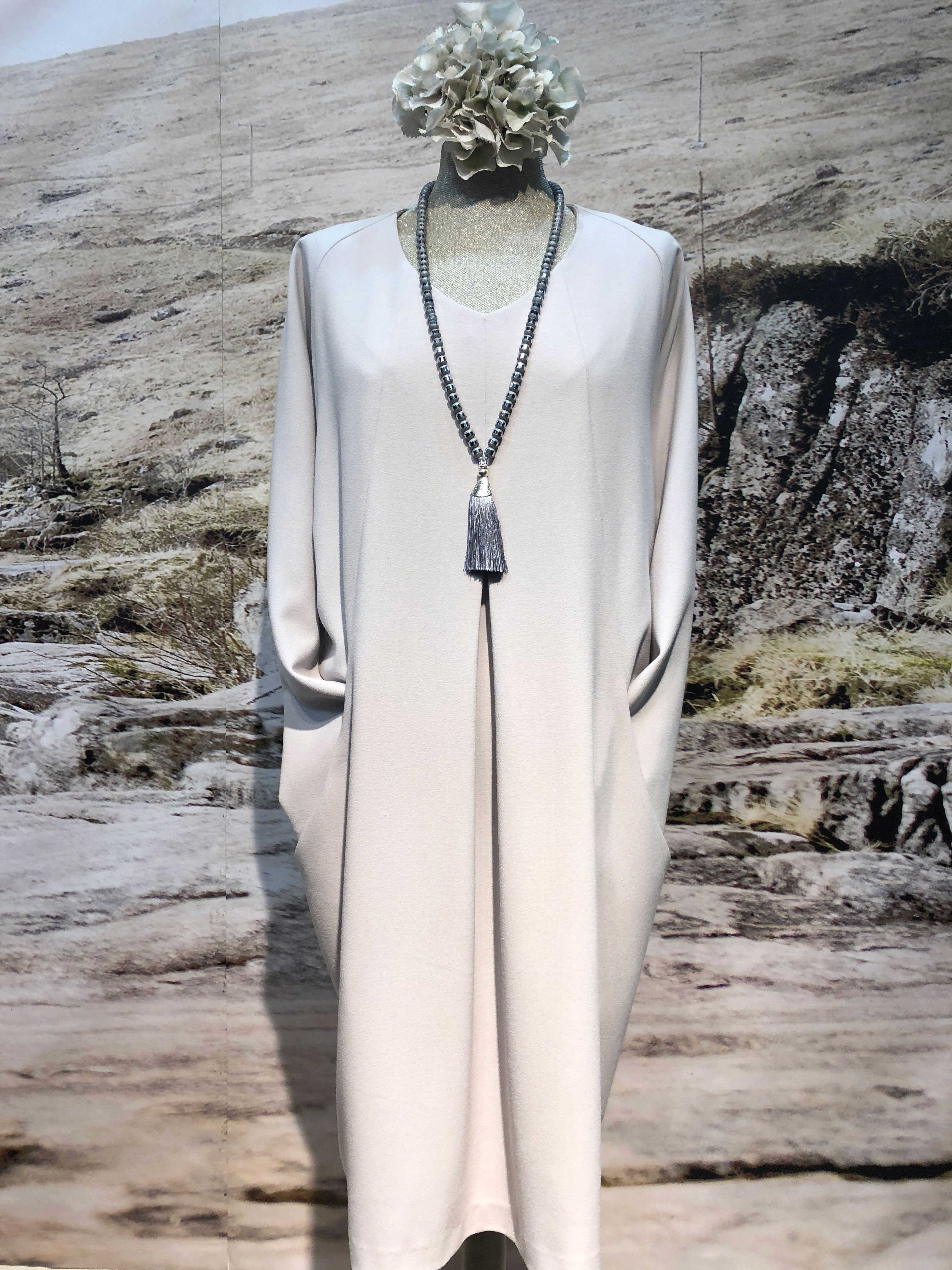 long sleeve v neck casual day dress in Pebble