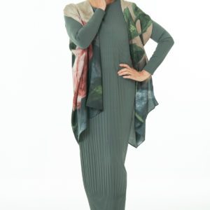 Olive pleated dress with silk Kimono