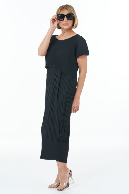 Sleeveless Pleated Waffle Dress in Black