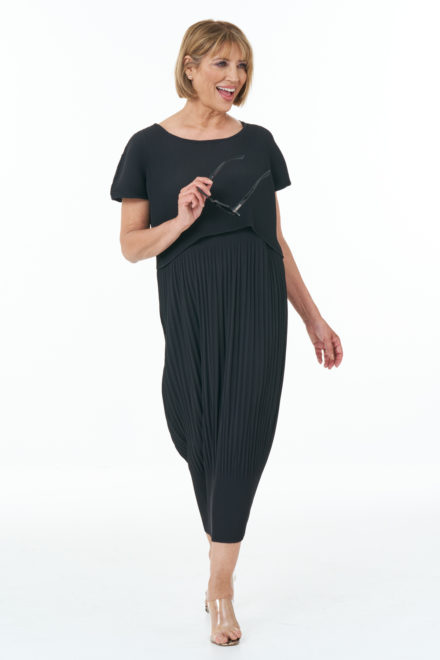 Sleeveless Pleated Waffle Dress in Black