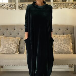 long green velvet dress with pockets and sleeves