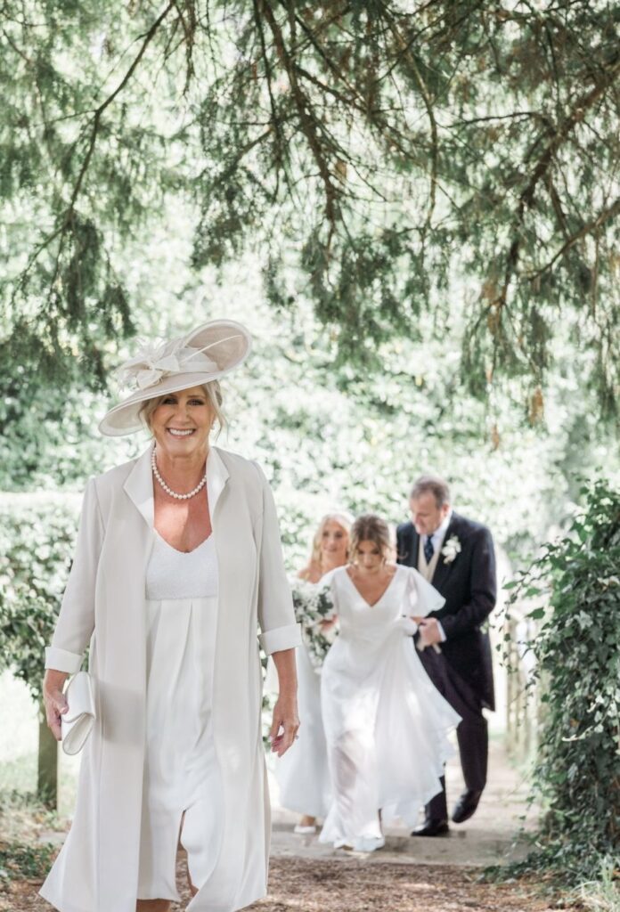 elegant stunning mother of the bride outfit joyce young